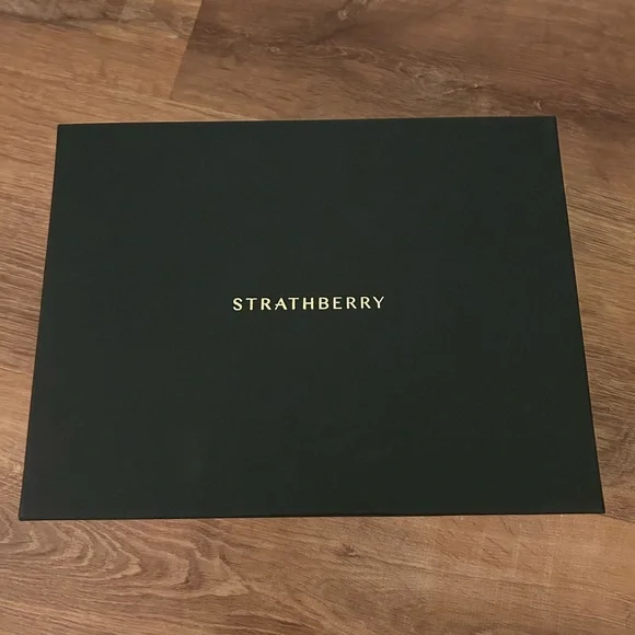 Strathberry Stylist Vanilla Textured Floral - Picture 9 of 11